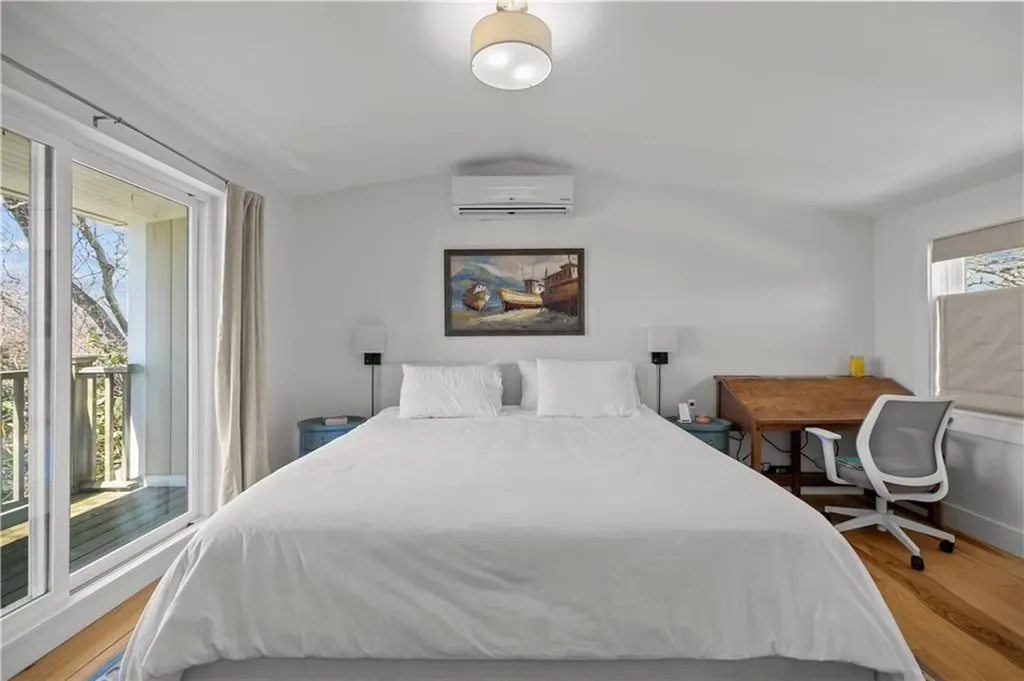 52 Ladeira Avenue Portsmouth RI 02871