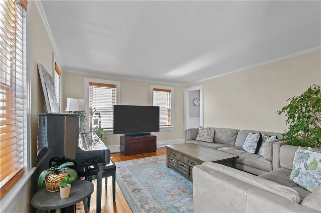 52 Ladeira Avenue Portsmouth RI 02871