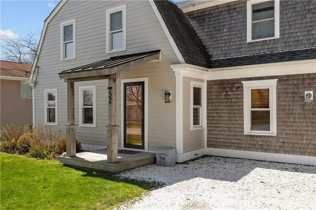 52 Ladeira Avenue Portsmouth RI 02871