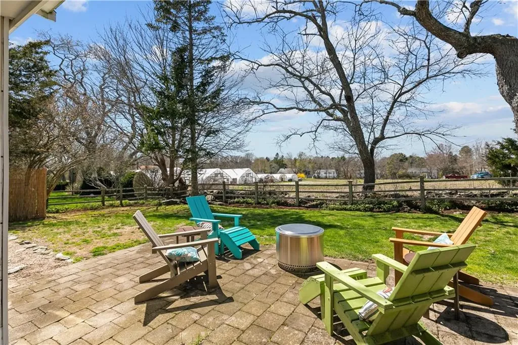 52 Ladeira Avenue Portsmouth RI 02871