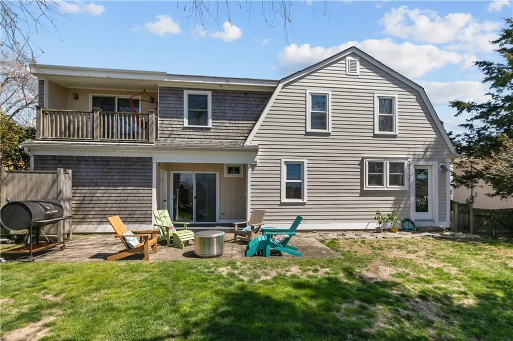 52 Ladeira Avenue Portsmouth RI 02871
