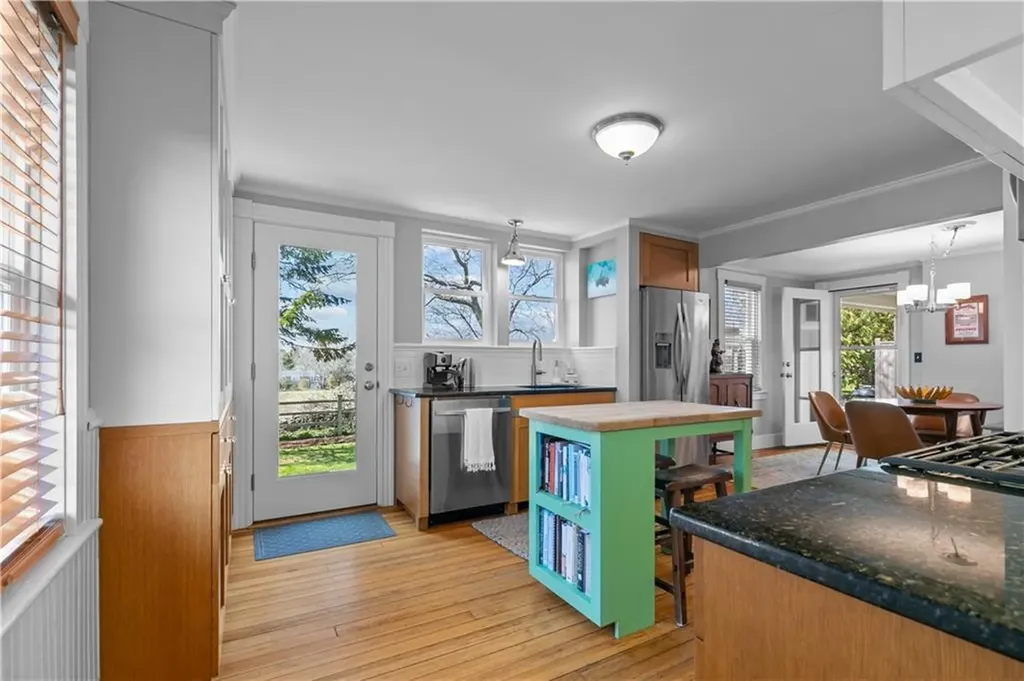 52 Ladeira Avenue Portsmouth RI 02871
