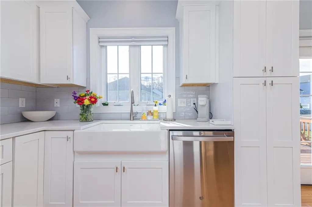 16 Weston Avenue North Kingstown RI 02852