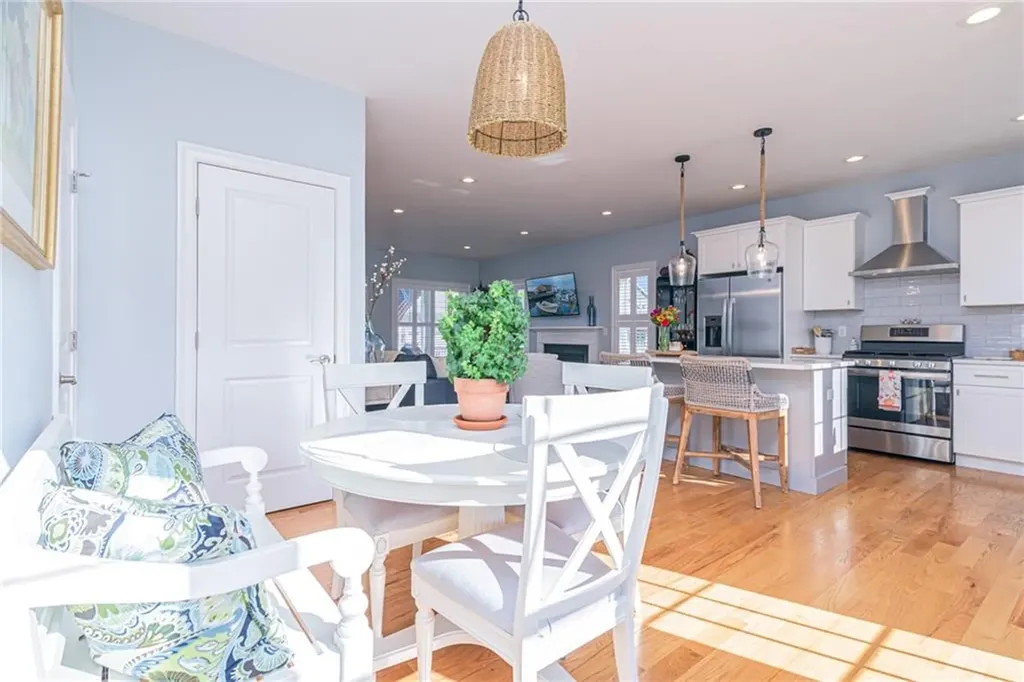 16 Weston Avenue North Kingstown RI 02852