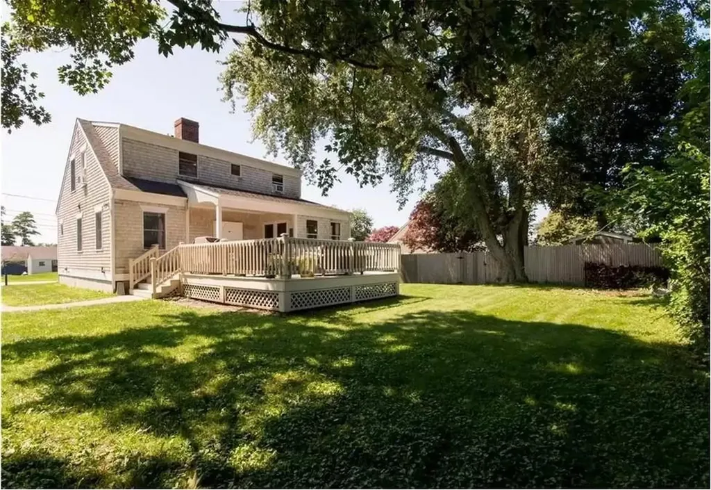 9 Rosita Avenue Bristol RI 02809