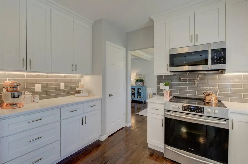 36 Anne C Holst Court Warwick RI 02886