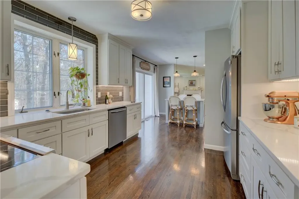 36 Anne C Holst Court Warwick RI 02886