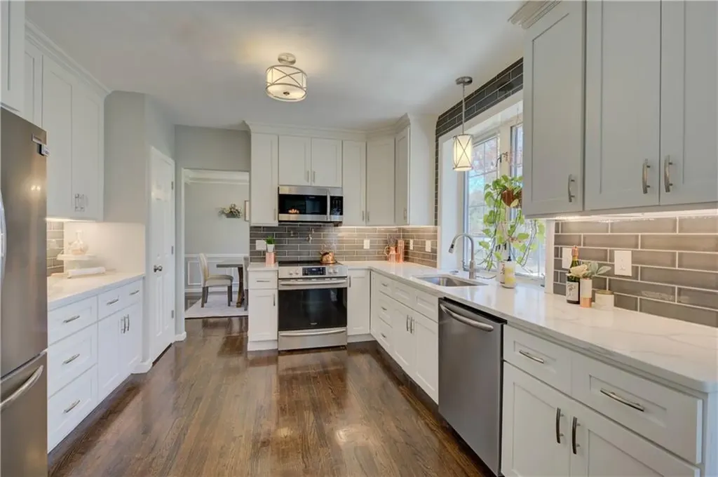 36 Anne C Holst Court Warwick RI 02886