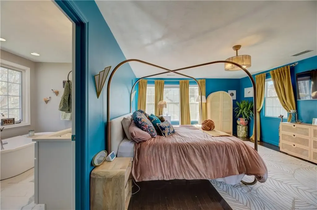 36 Anne C Holst Court Warwick RI 02886