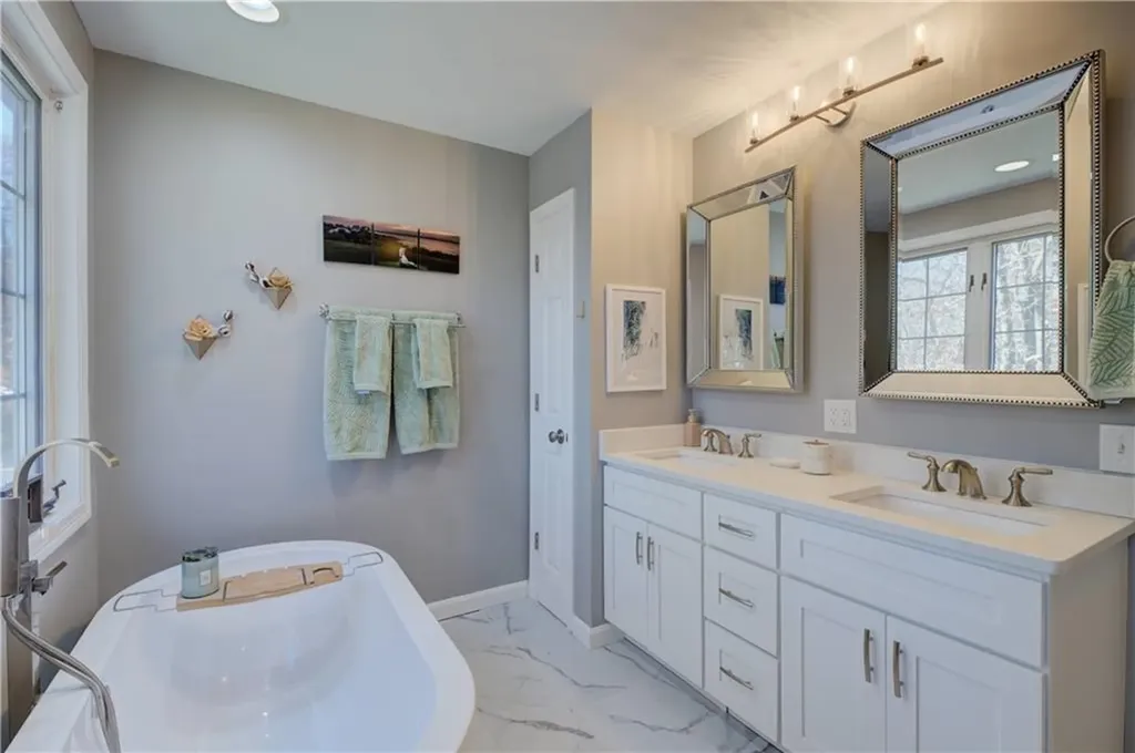 36 Anne C Holst Court Warwick RI 02886