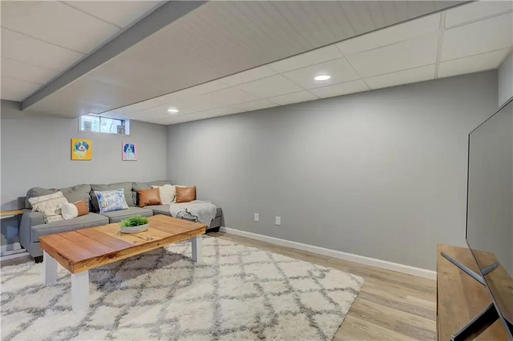 36 Anne C Holst Court Warwick RI 02886