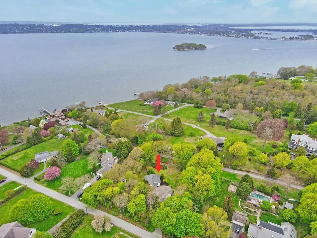 58 Leonard Drive Tiverton RI 02878