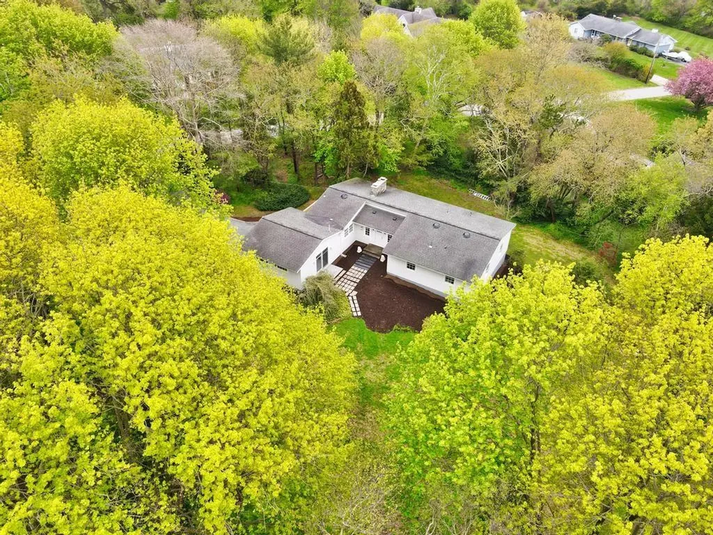 58 Leonard Drive Tiverton RI 02878