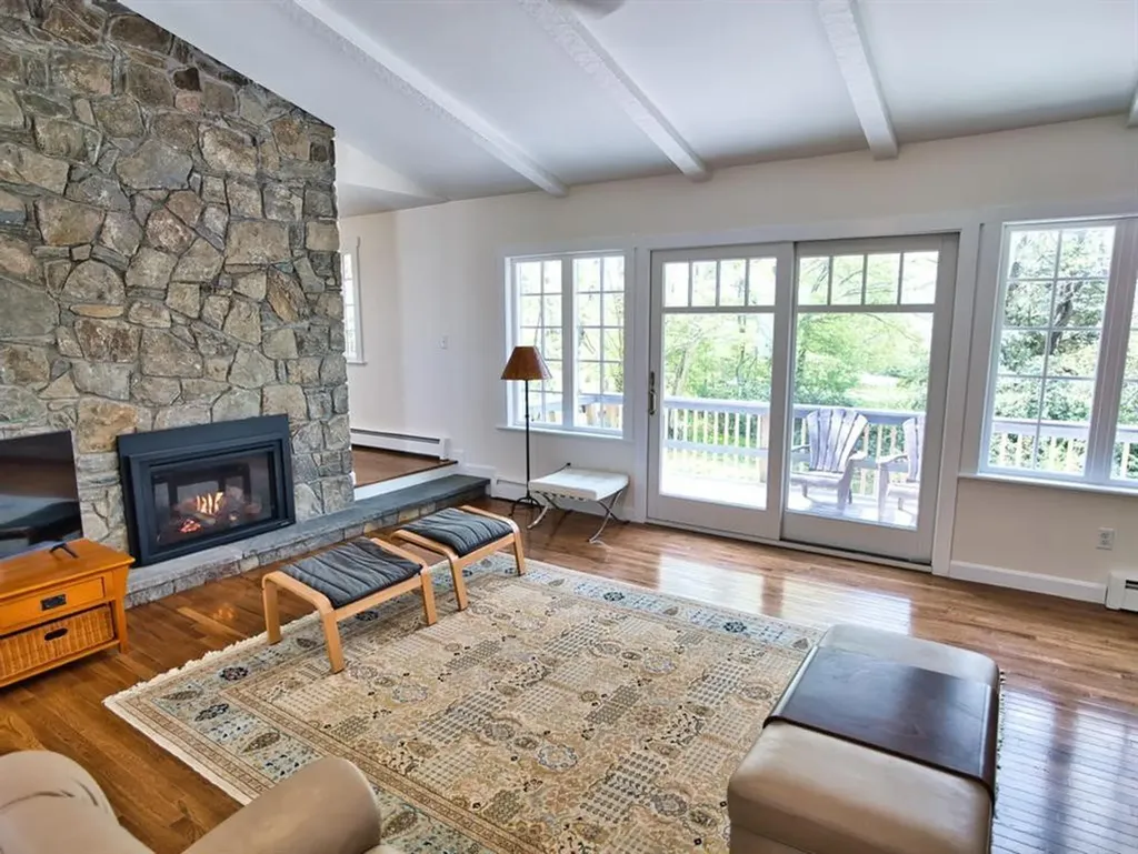 58 Leonard Drive Tiverton RI 02878