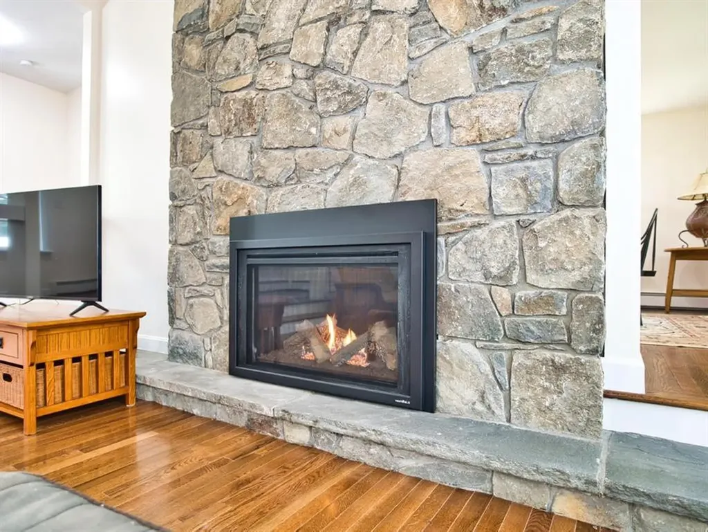 58 Leonard Drive Tiverton RI 02878