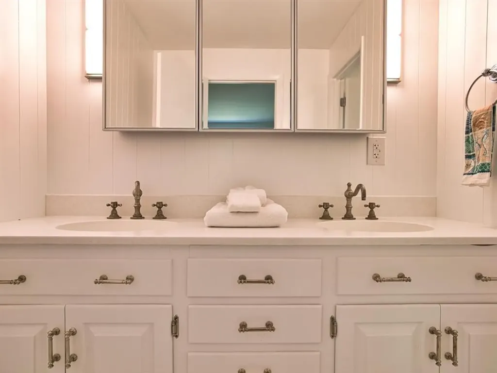 58 Leonard Drive Tiverton RI 02878