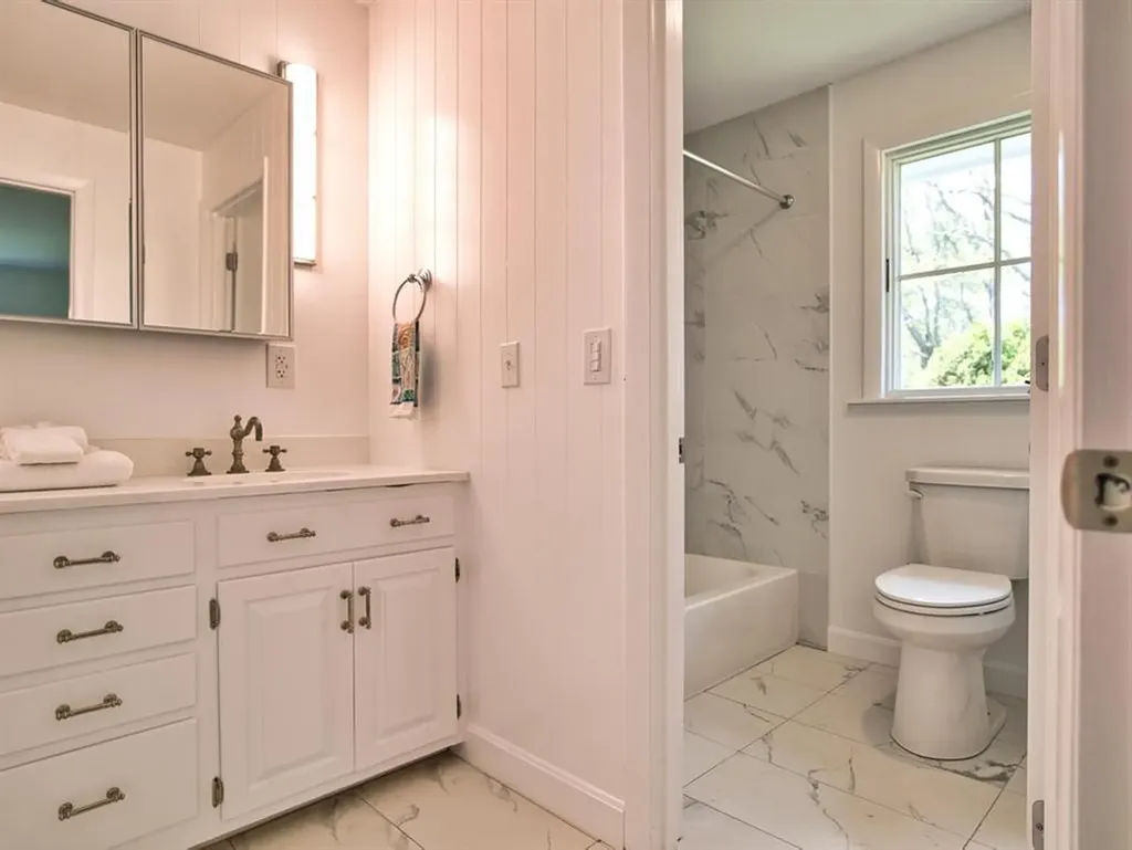 58 Leonard Drive Tiverton RI 02878