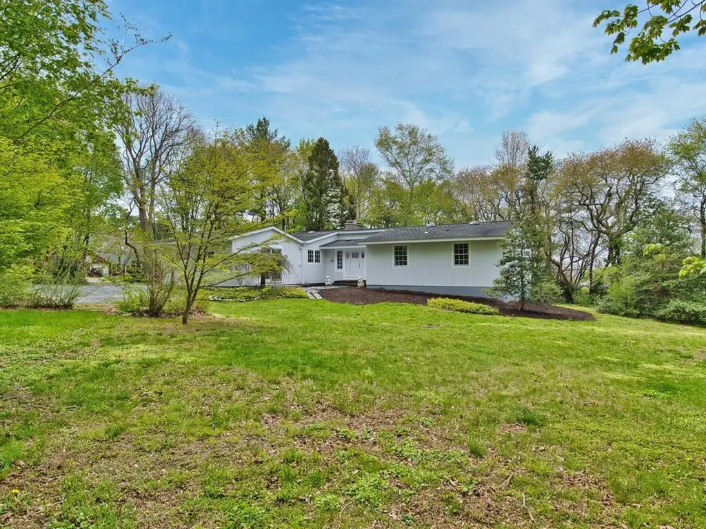 58 Leonard Drive Tiverton RI 02878