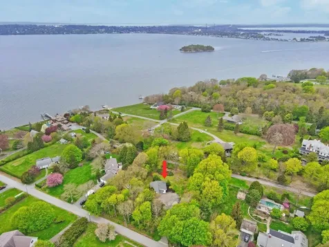 58 Leonard Drive Tiverton RI 02878