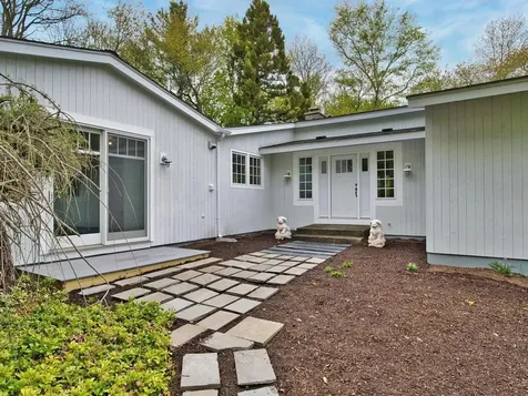 58 Leonard Drive Tiverton RI 02878