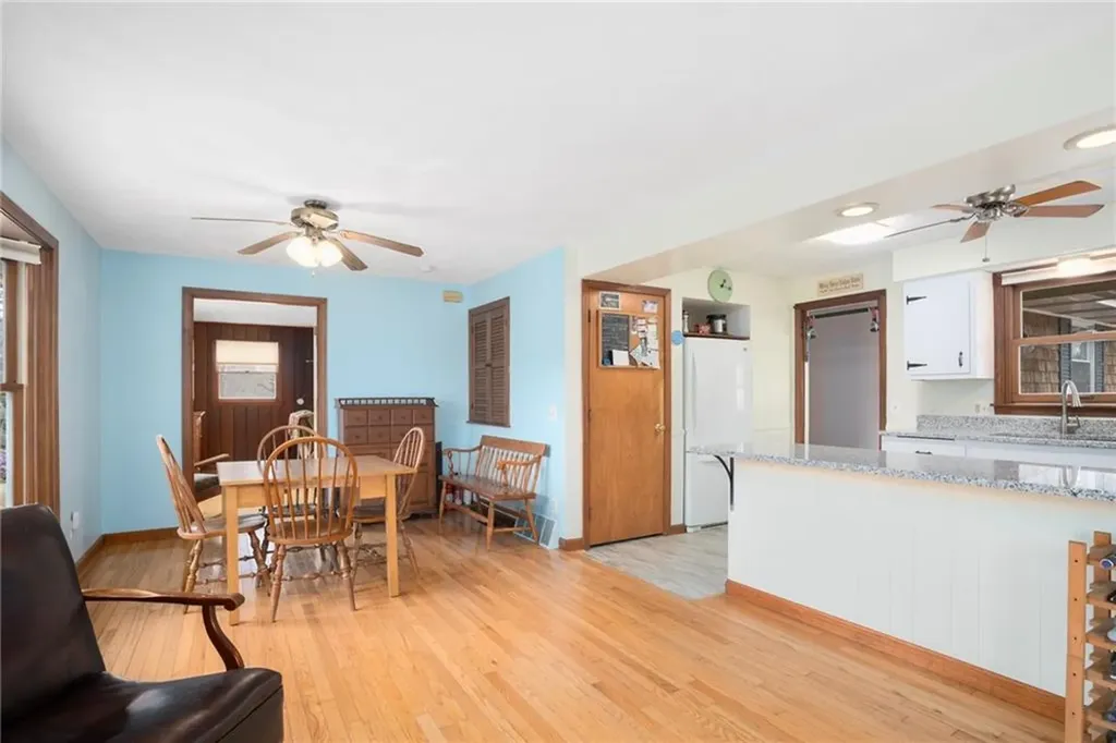 9 Lakeside Drive Narragansett RI 02882