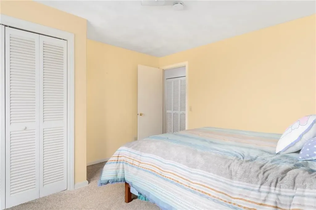9 Lakeside Drive Narragansett RI 02882