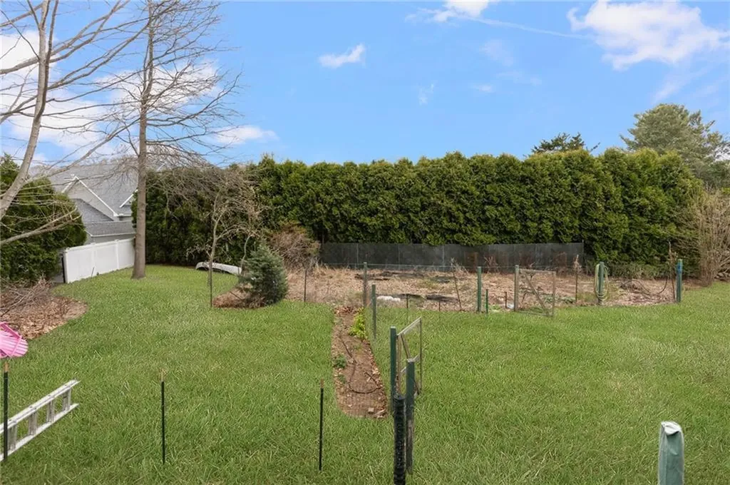 9 Lakeside Drive Narragansett RI 02882