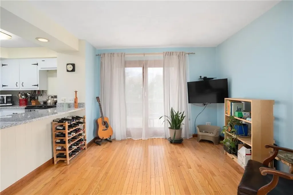 9 Lakeside Drive Narragansett RI 02882