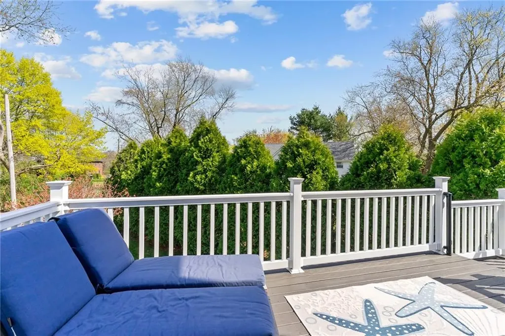 38 Economy Avenue Warwick RI 02889