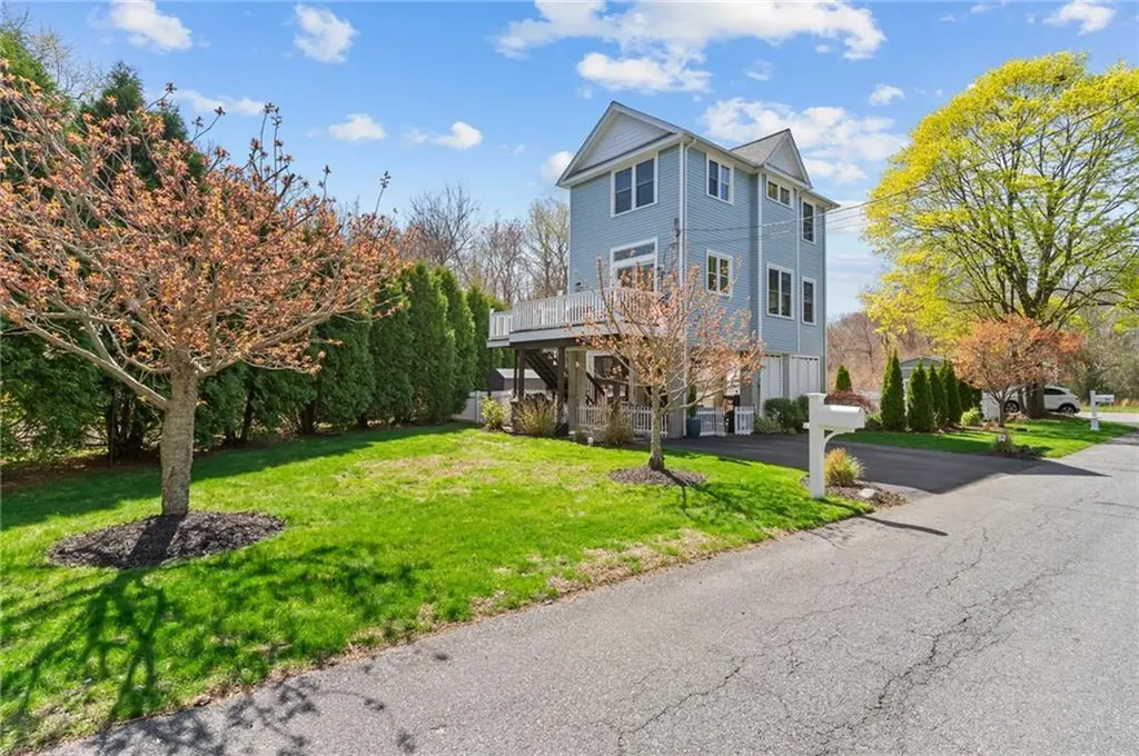 38 Economy Avenue Warwick RI 02889