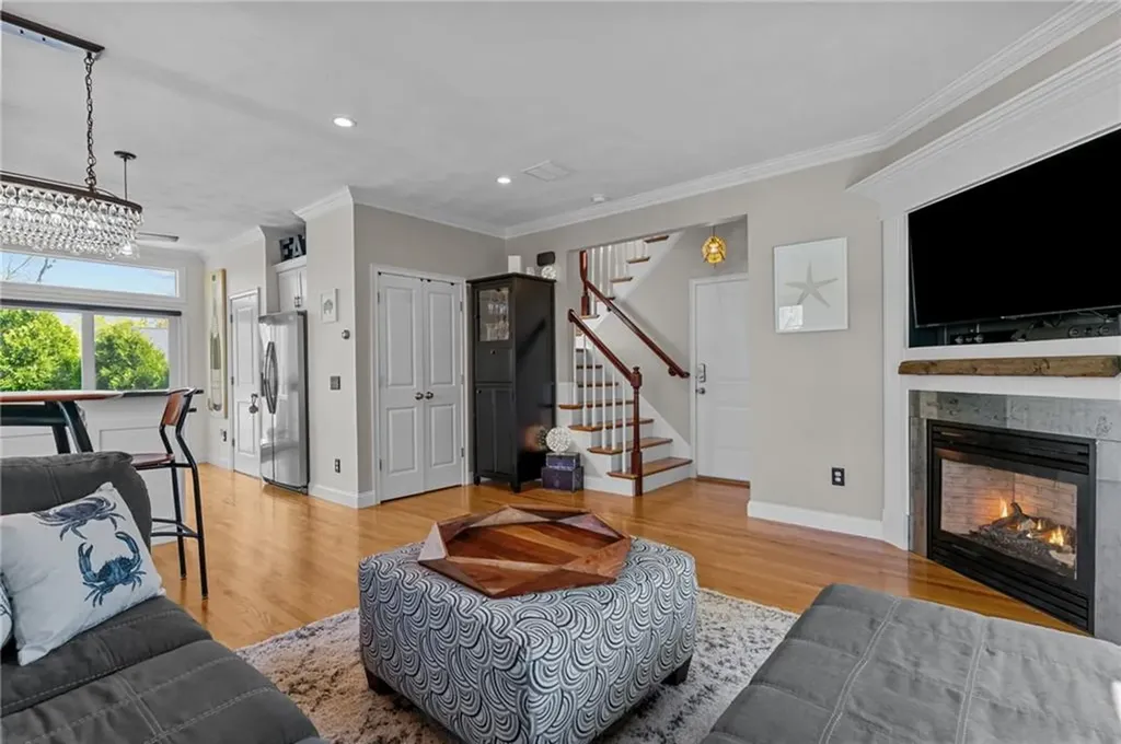 38 Economy Avenue Warwick RI 02889