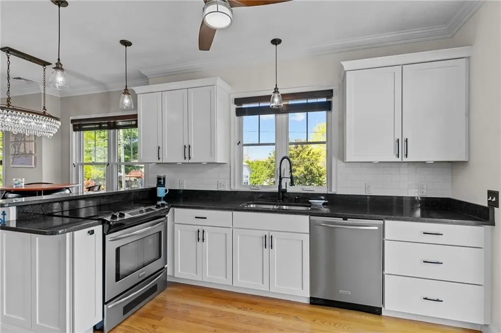 38 Economy Avenue Warwick RI 02889