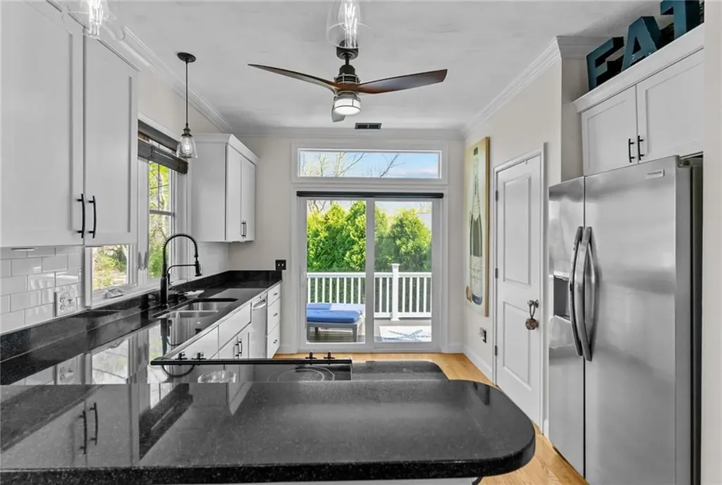 38 Economy Avenue Warwick RI 02889