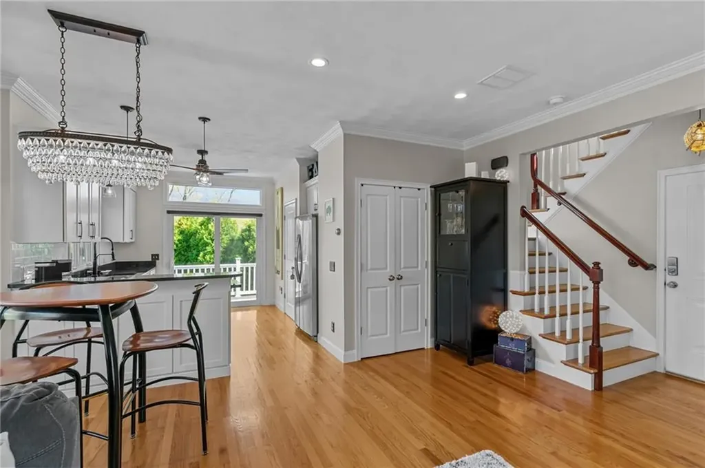 38 Economy Avenue Warwick RI 02889