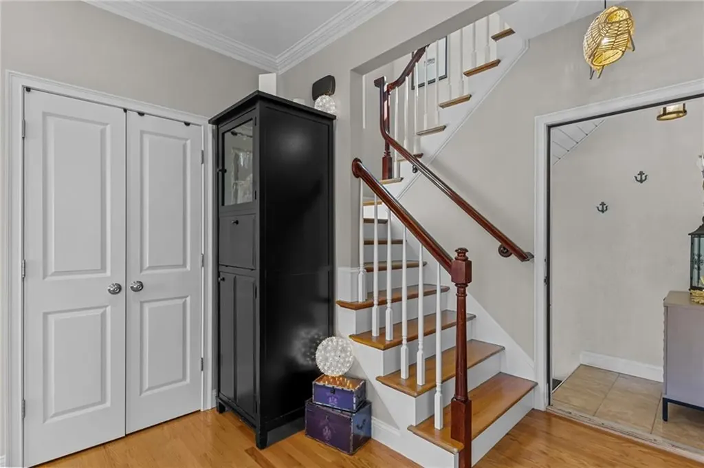 38 Economy Avenue Warwick RI 02889