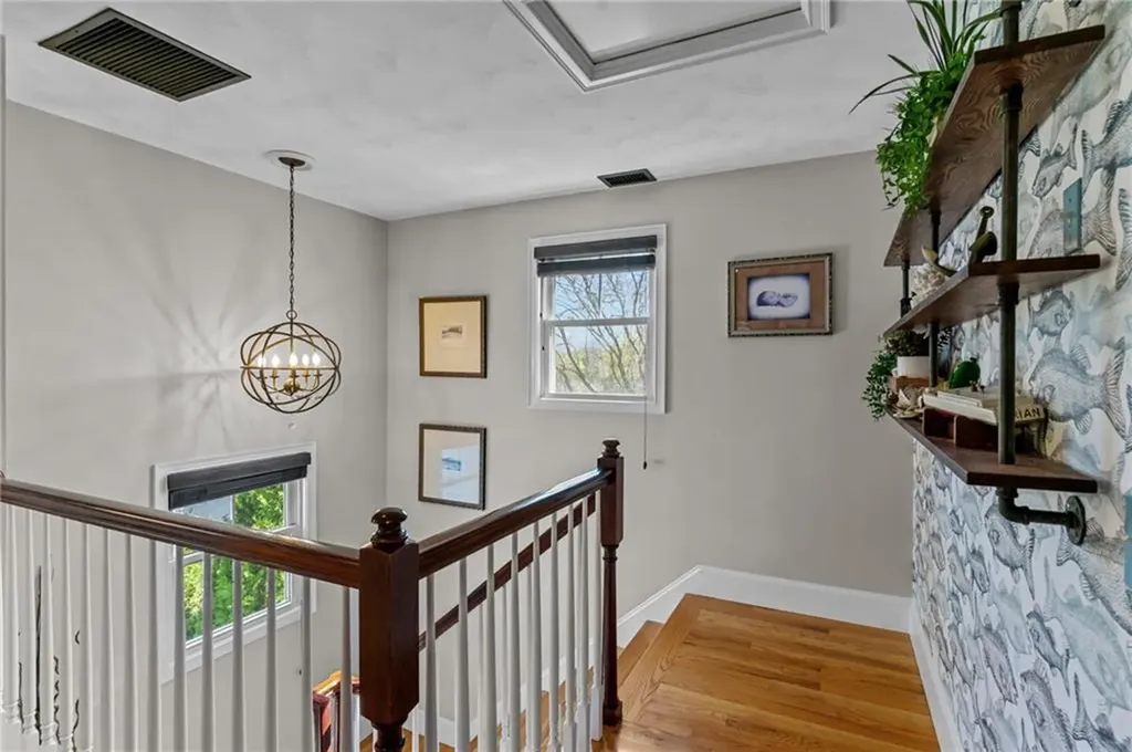 38 Economy Avenue Warwick RI 02889