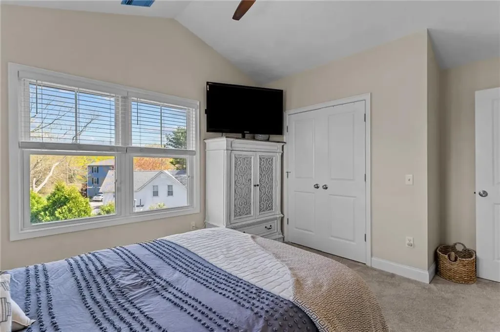 38 Economy Avenue Warwick RI 02889