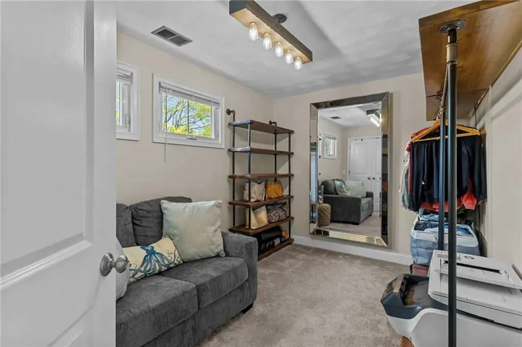 38 Economy Avenue Warwick RI 02889