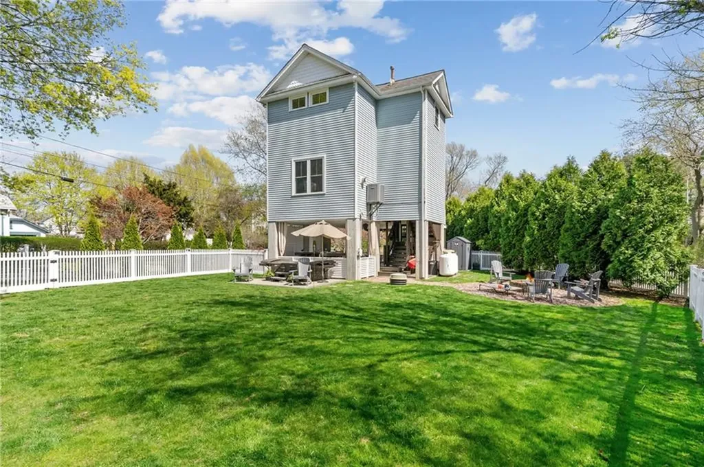 38 Economy Avenue Warwick RI 02889