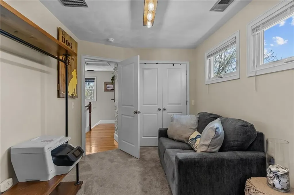 38 Economy Avenue Warwick RI 02889