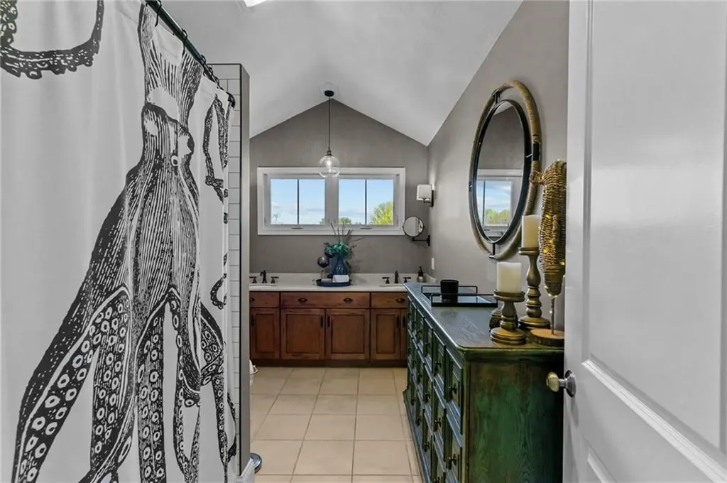 38 Economy Avenue Warwick RI 02889