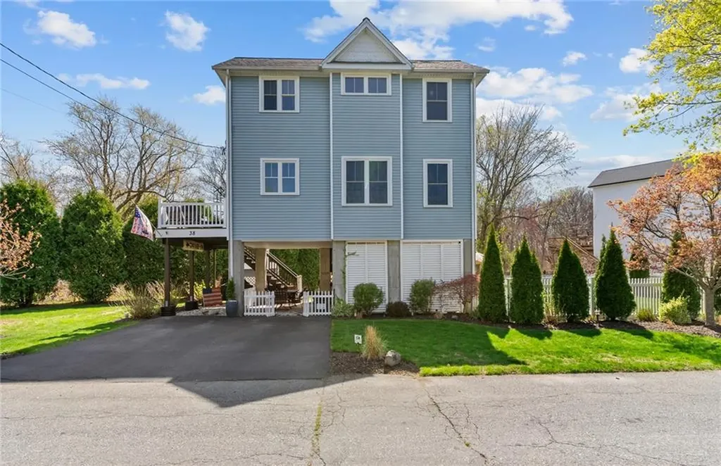 38 Economy Avenue Warwick RI 02889