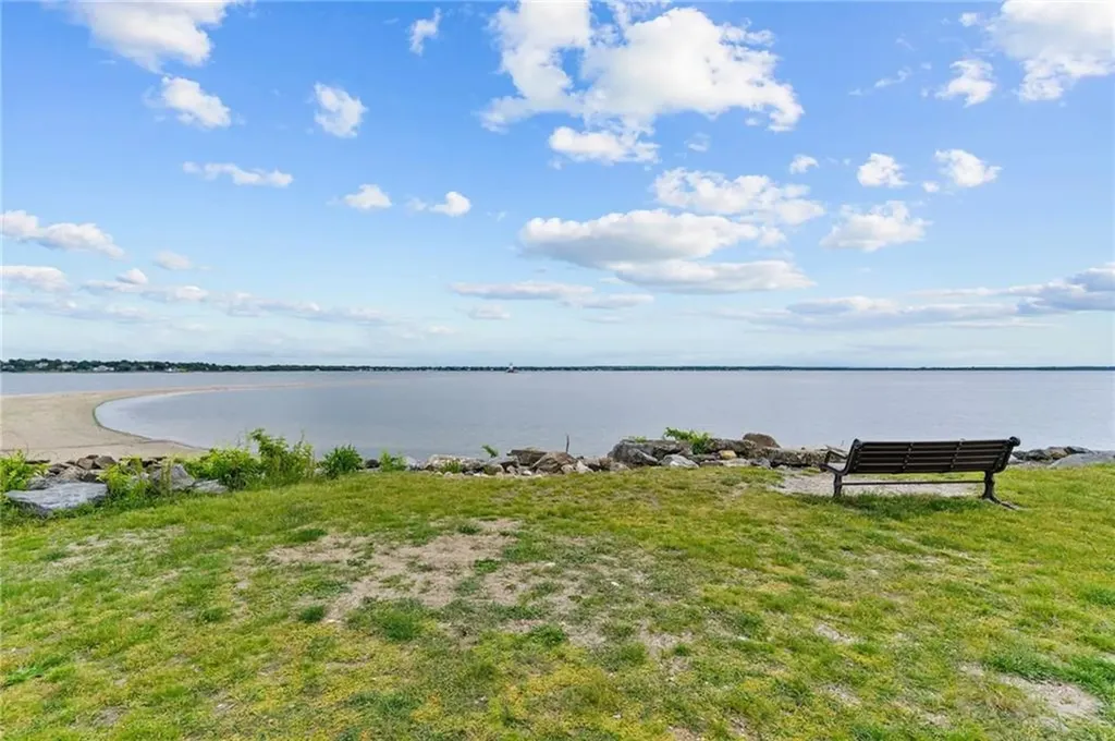 38 Economy Avenue Warwick RI 02889