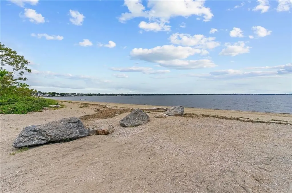 38 Economy Avenue Warwick RI 02889