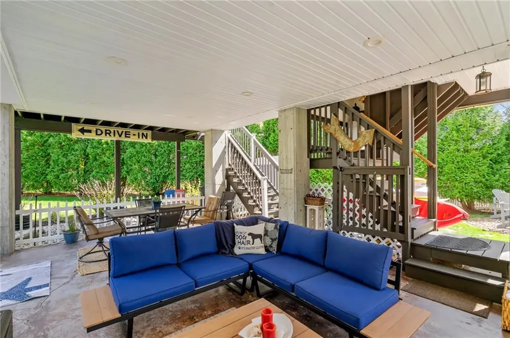 38 Economy Avenue Warwick RI 02889