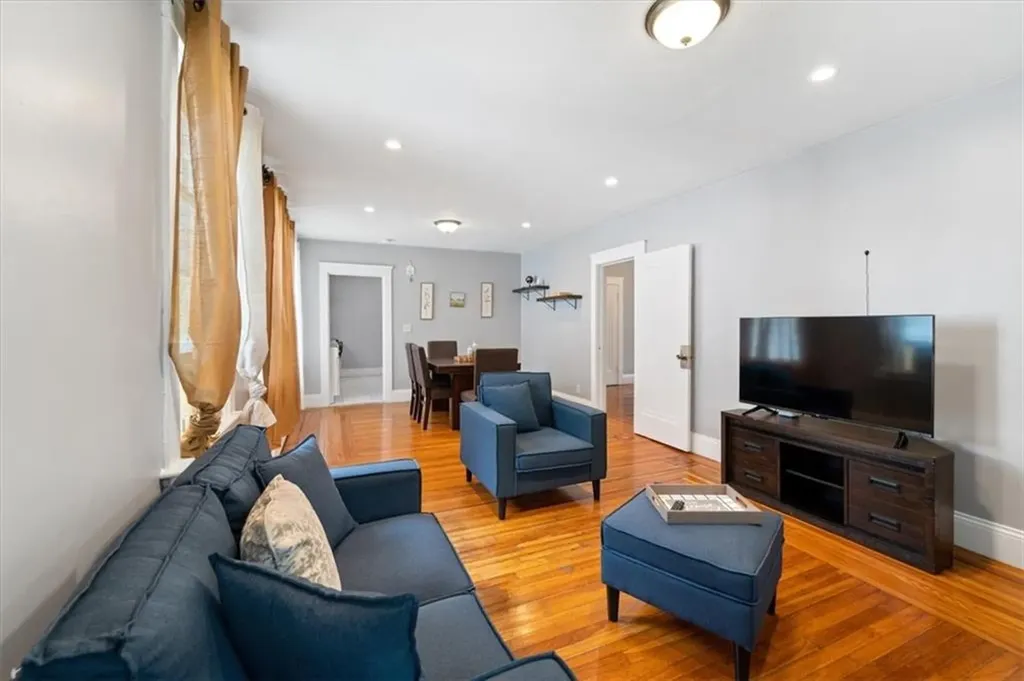 116 Westwood Avenue Cranston RI 02905