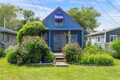 64 Burnside Avenue Narragansett RI 02882