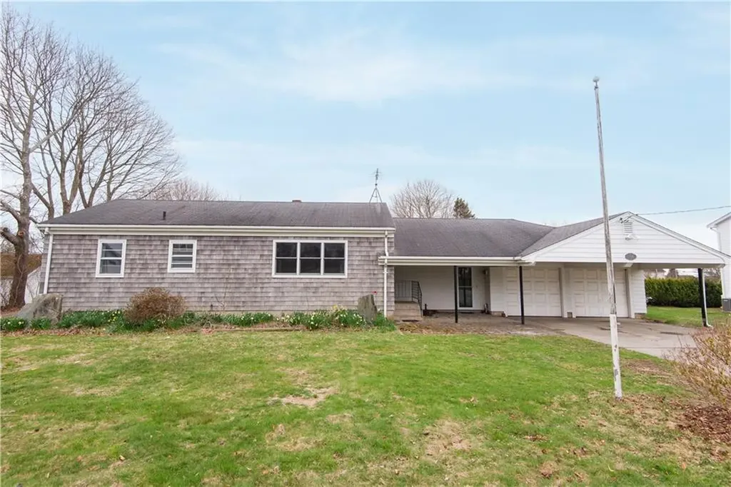 214 Morrison Avenue Middletown RI 02842