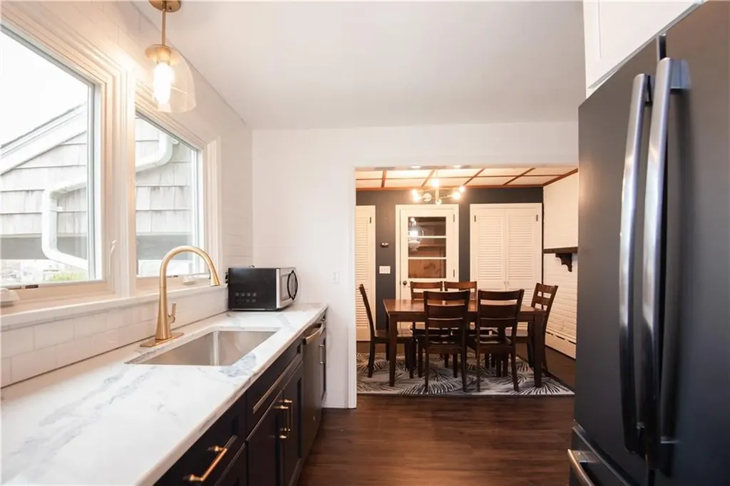 214 Morrison Avenue Middletown RI 02842