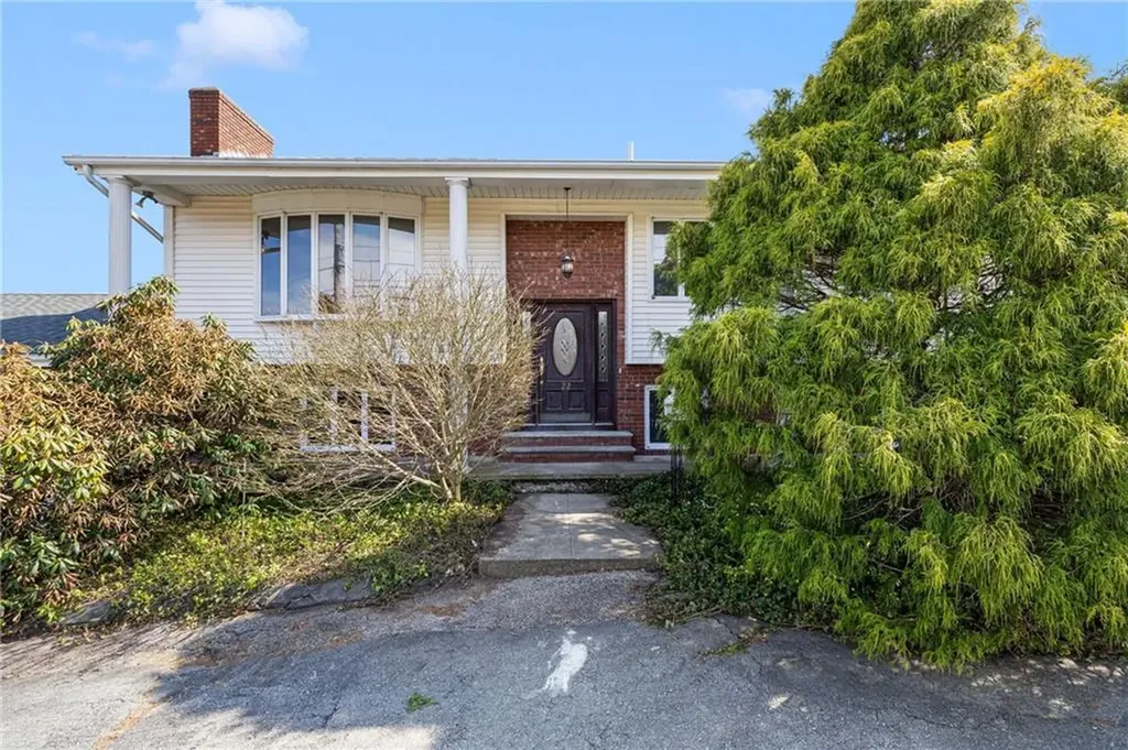 22 Cherry Hill Road Johnston RI 02919